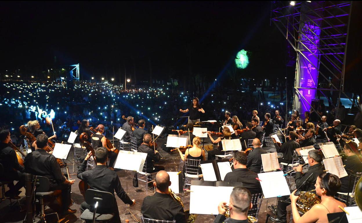 Concierto de la Orquesta Sinfónica de la Región de Murcia en la playa de Los Narejos, el verano pasado.