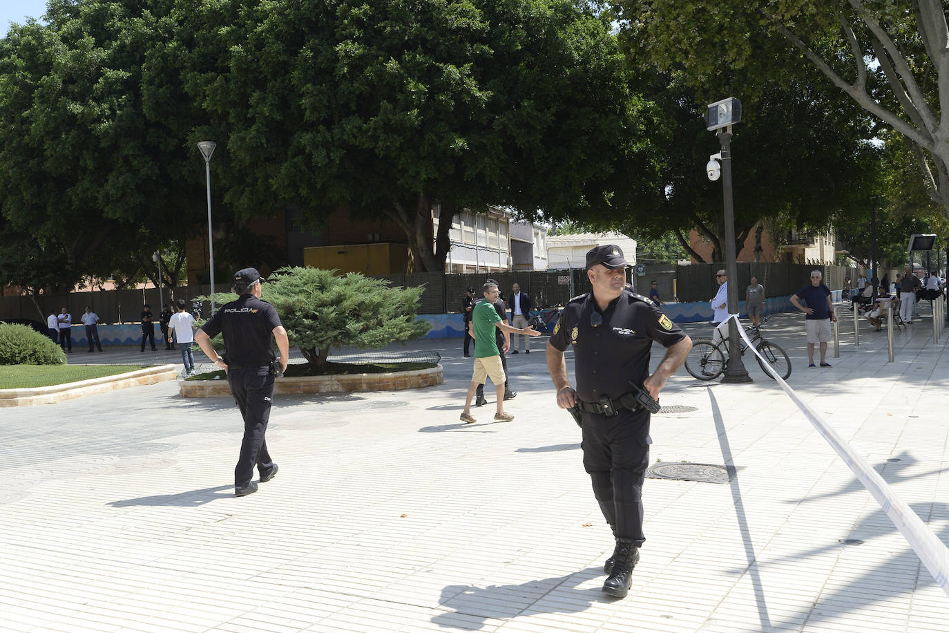 El candidato popular cierra, a la segunda, su elección como jefe del Ejecutivo regional, gracias al acuerdo programático cerrado la pasada semana con la formación naranja y el partido de Abascal