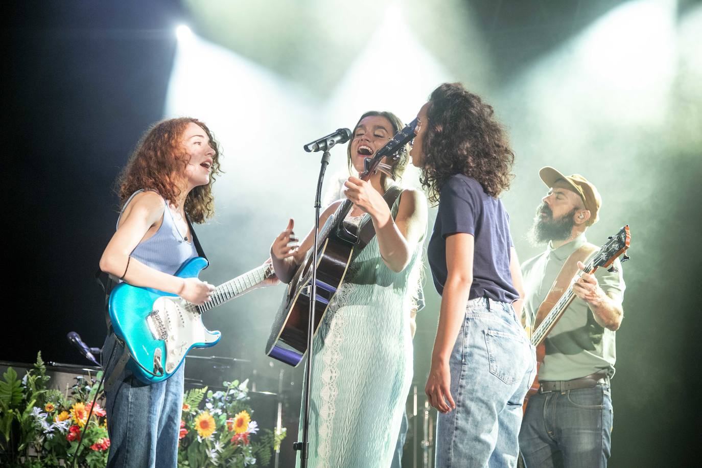 Niño de Elche, Los Hermanos Cubero y Amaia protagonizaron la noche del viernes en Cartagena.