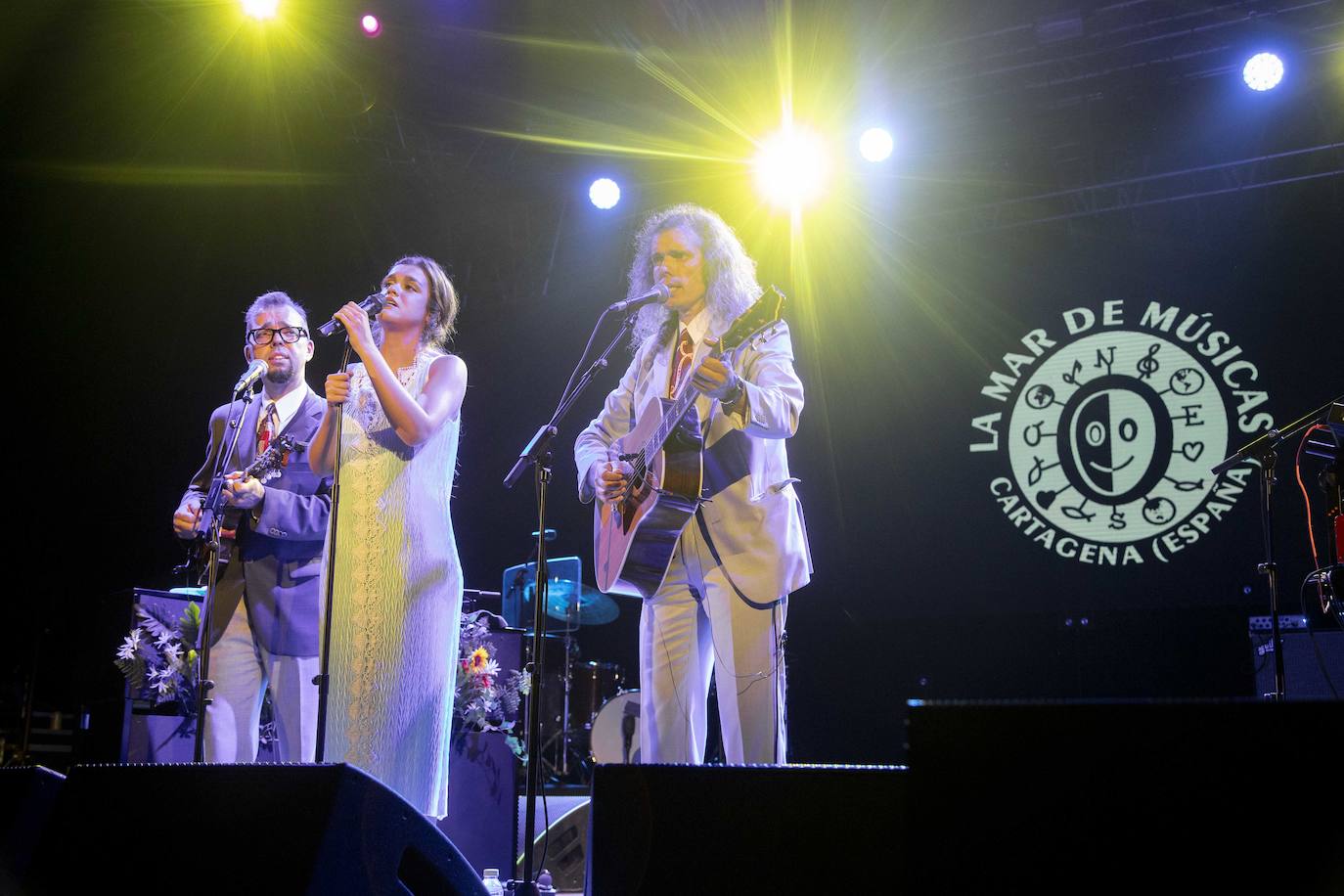 Niño de Elche, Los Hermanos Cubero y Amaia protagonizaron la noche del viernes en Cartagena.