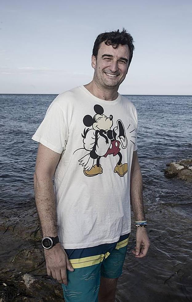 El abogado Ginés Ruiz Maciá, en La Torre de la Horadada. 