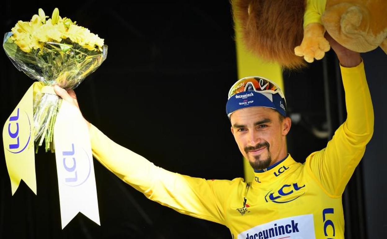 Julian Alaphilippe, con el maillot amarillo del Tour de Francia. 