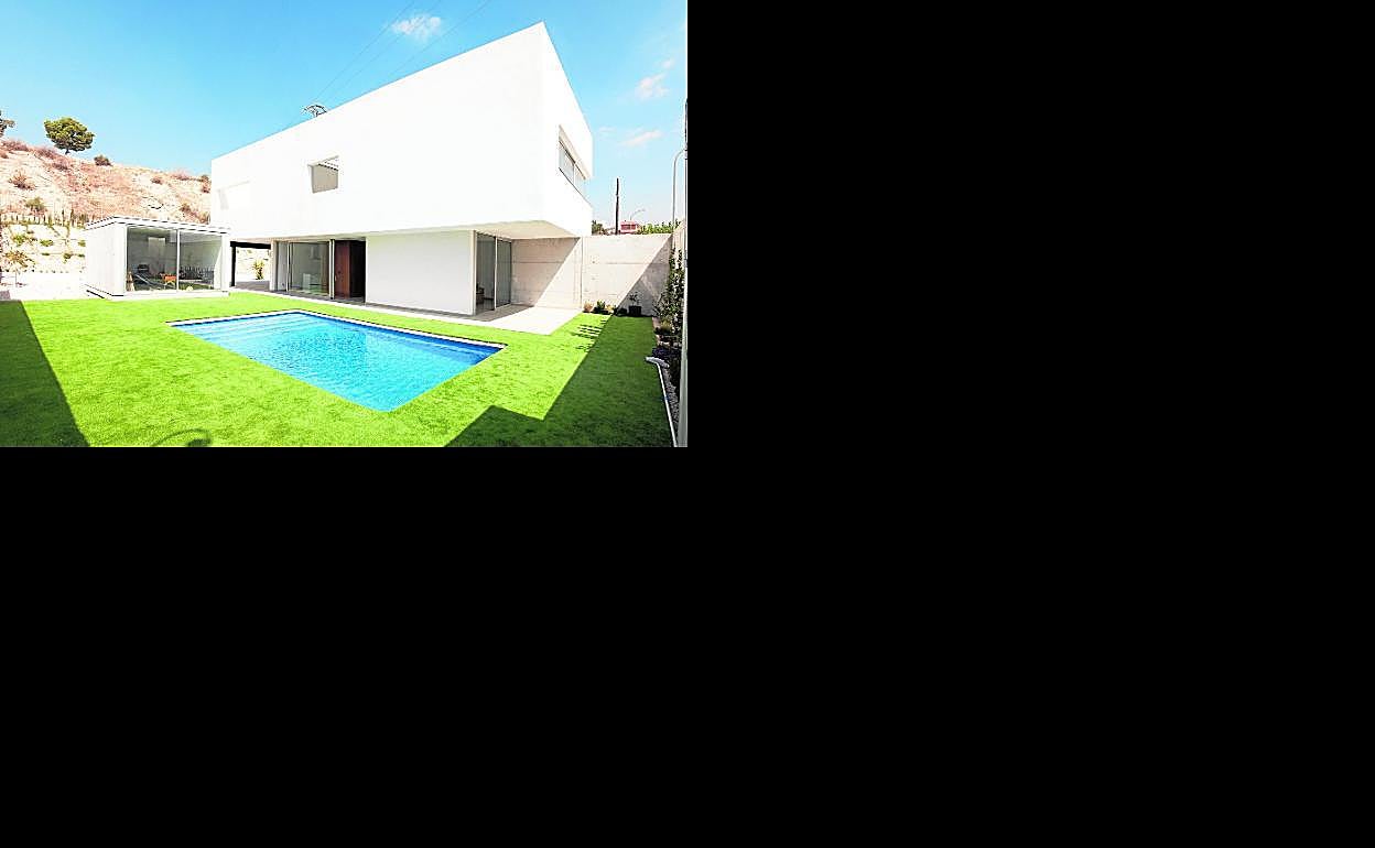 A los pies de un barranco