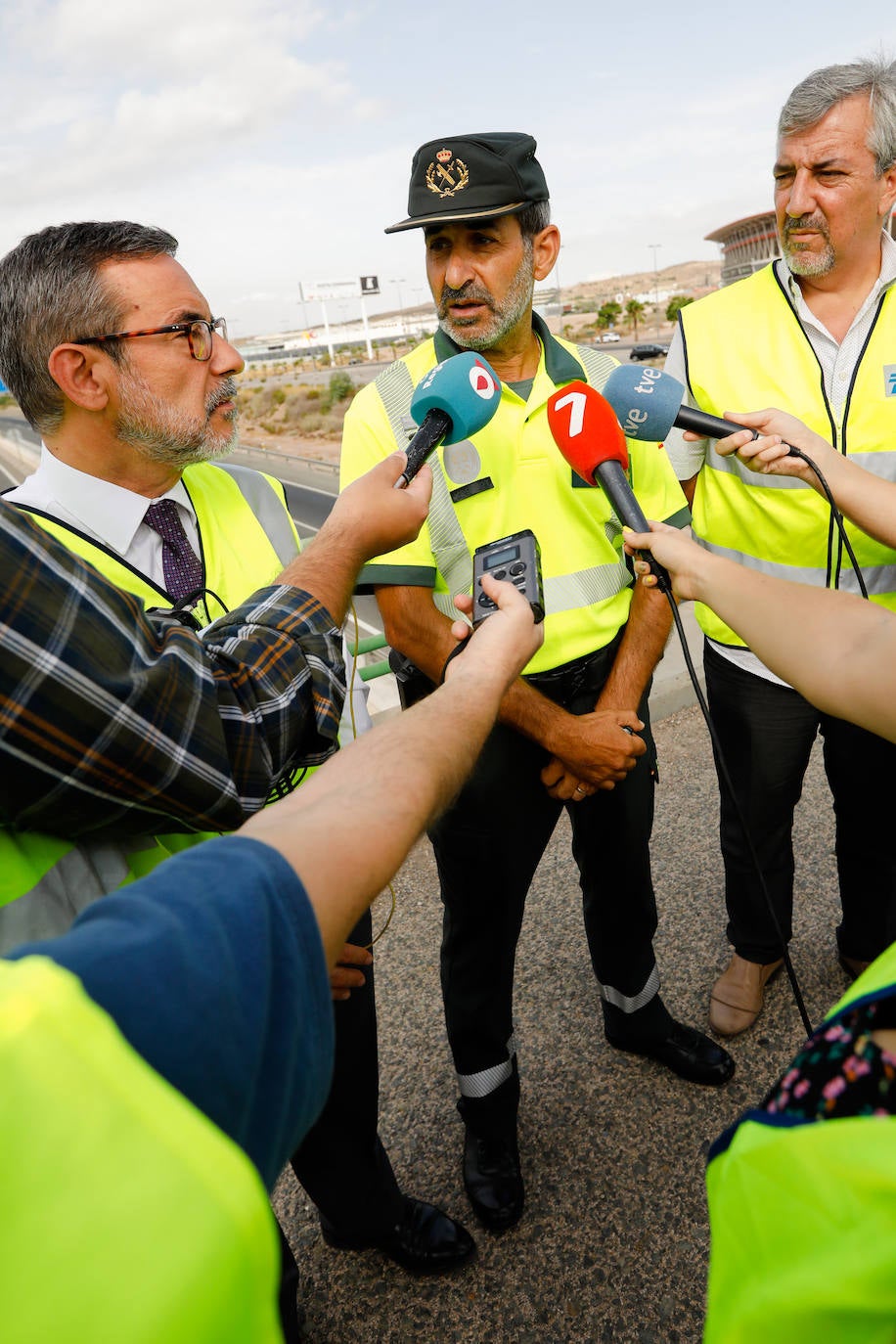 La DGT refuerza la vigilancia con hasta 440 guardias civiles y policías locales por los 210.000 viajes previstos para las próximas horas en Murcia 