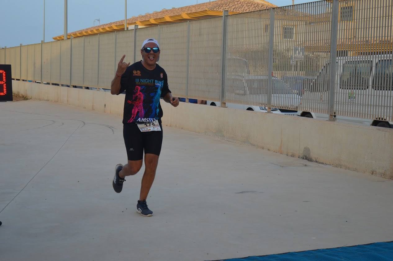 El corredor del C.A. Mandarache Cartagena completa los 5 kilómetros en 19:08 minutos, por los 22:54 de la atleta del Grupo Alcaraz