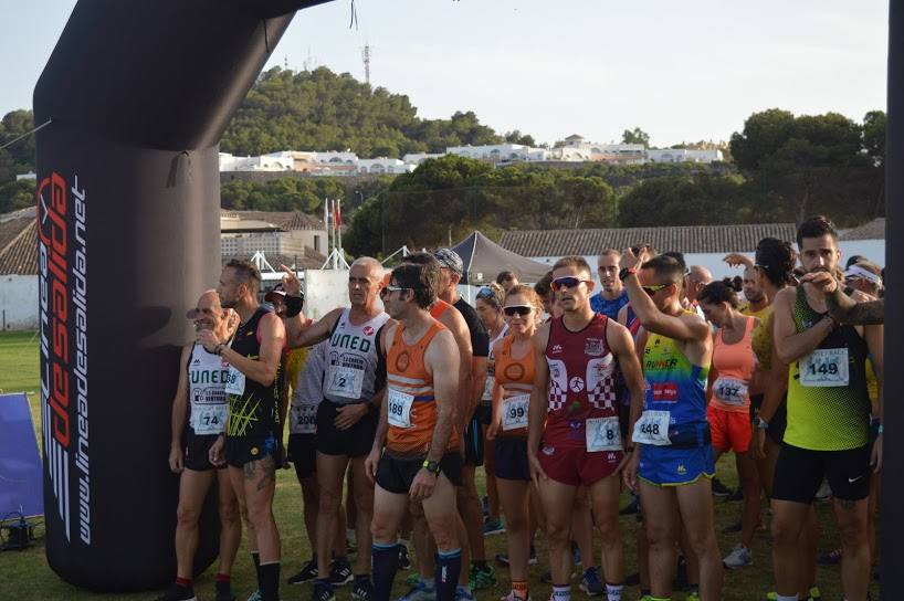 El corredor del Alumbres Sport completa el recorrido de 7 kilómetros en 23:39 minutos, por los 28:46 de la atleta del Grupo Alcaraz