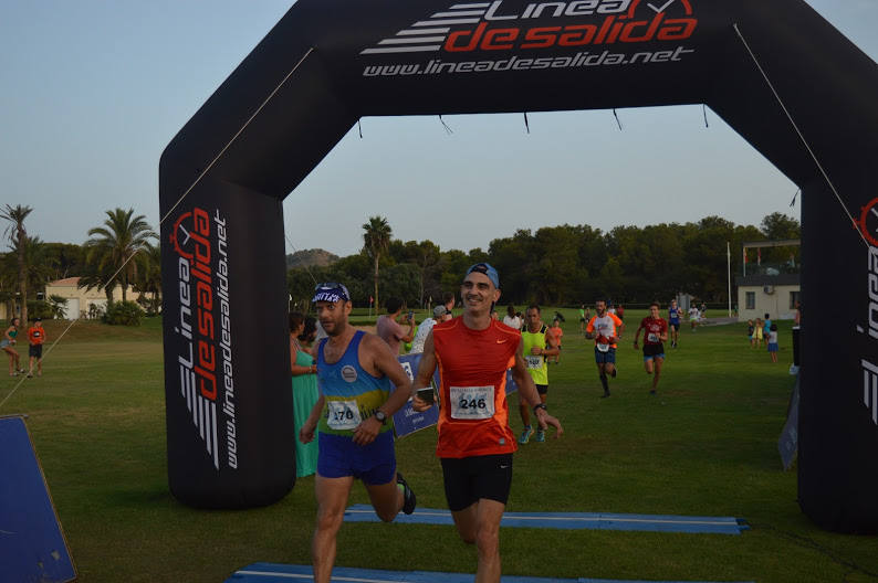 El corredor del Alumbres Sport completa el recorrido de 7 kilómetros en 23:39 minutos, por los 28:46 de la atleta del Grupo Alcaraz