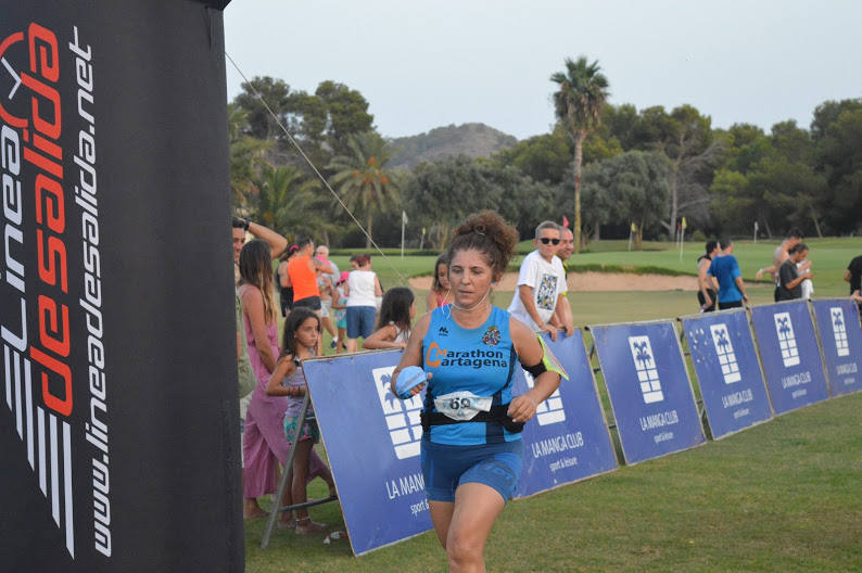 El corredor del Alumbres Sport completa el recorrido de 7 kilómetros en 23:39 minutos, por los 28:46 de la atleta del Grupo Alcaraz