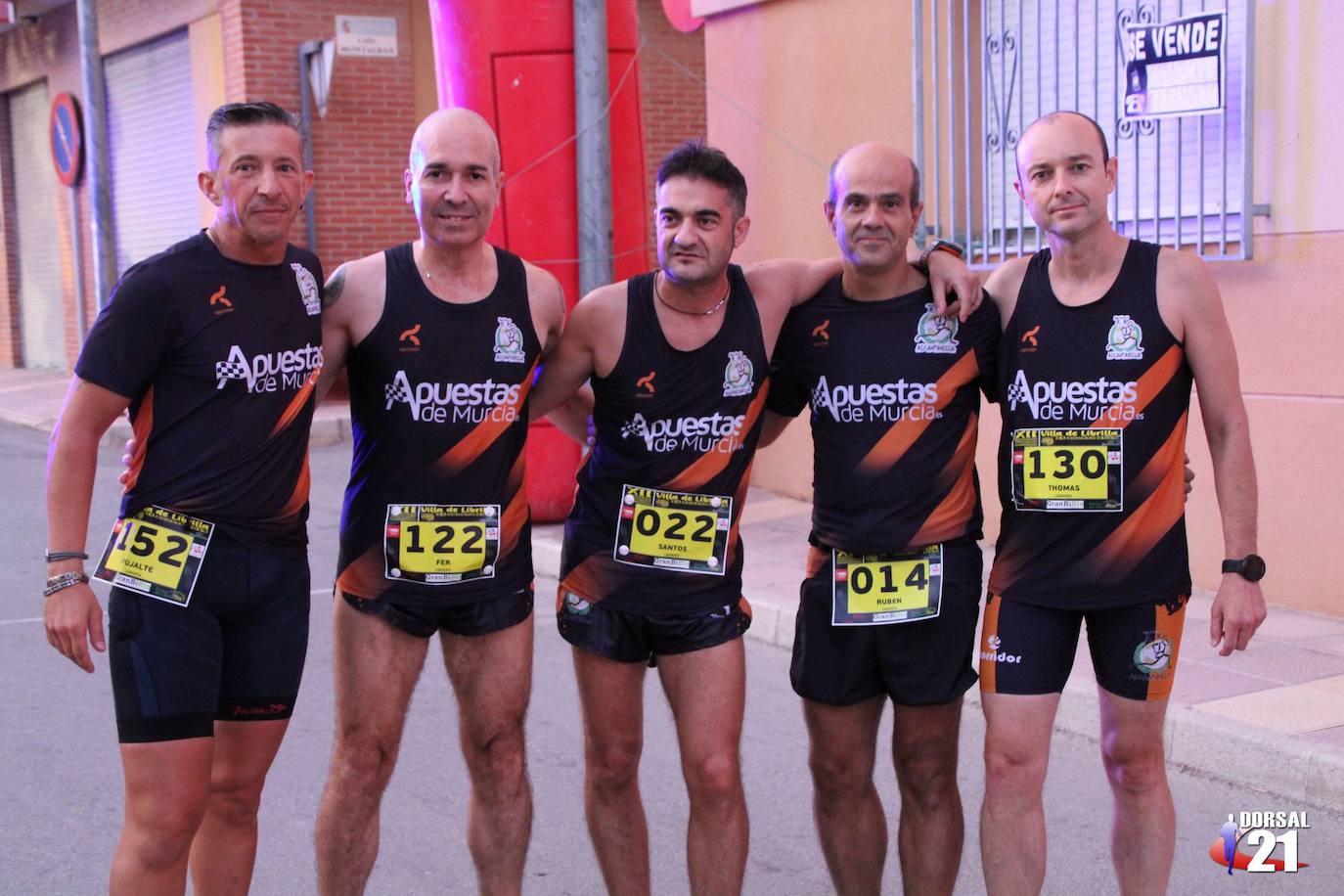 El atleta del Mobel Automenor Running Team se lleva el triunfo con un tiempo de 33:15 minutos, por los 40:45 para la corredora del C.D. Runtritón