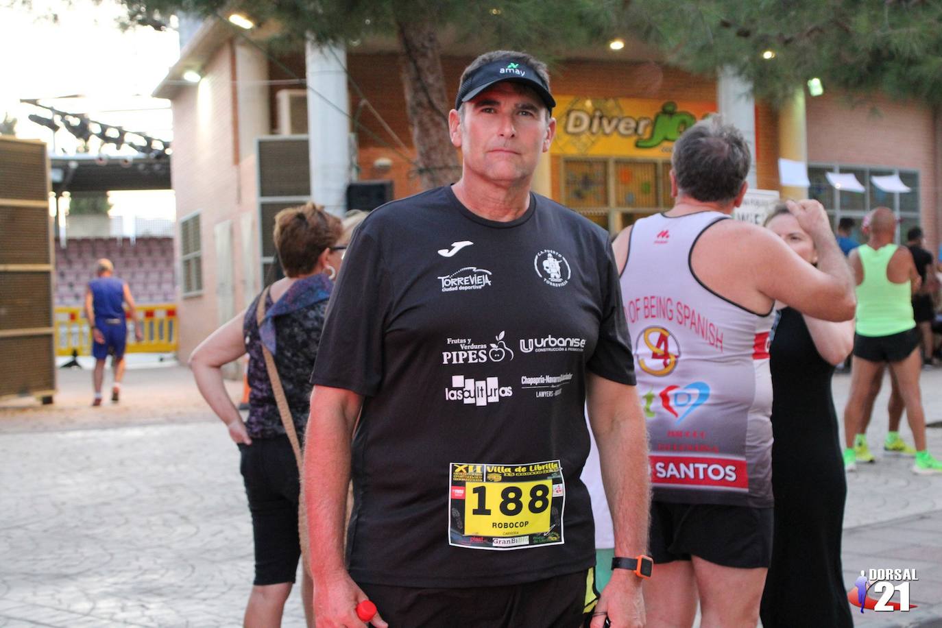 El atleta del Mobel Automenor Running Team se lleva el triunfo con un tiempo de 33:15 minutos, por los 40:45 para la corredora del C.D. Runtritón