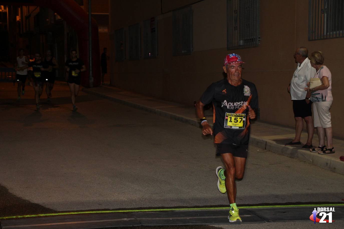 El atleta del Mobel Automenor Running Team se lleva el triunfo con un tiempo de 33:15 minutos, por los 40:45 para la corredora del C.D. Runtritón