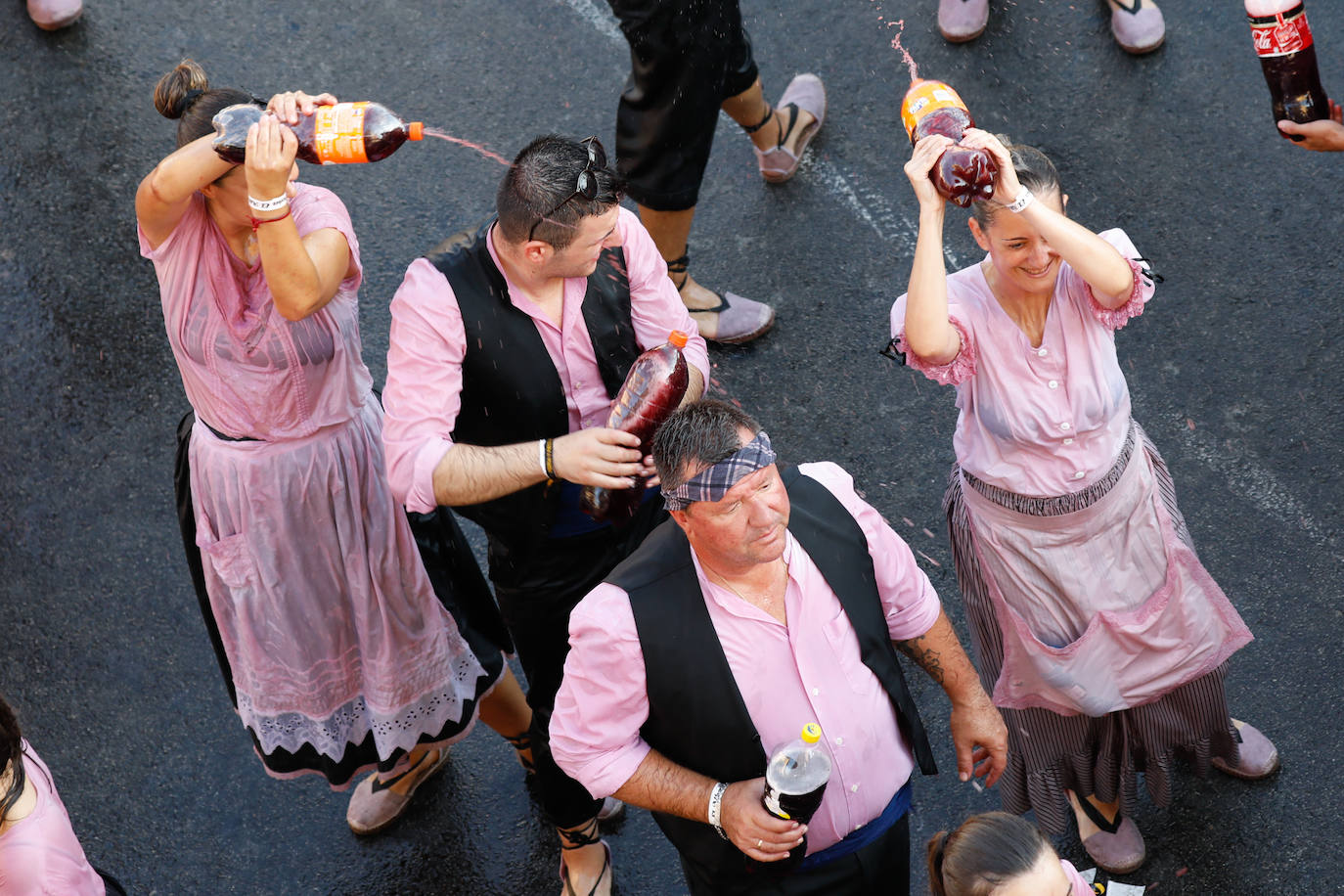 La Cabalgata del Vino de Jumilla vuelve a congregar a varios miles de visitantes por las calles de la localidad