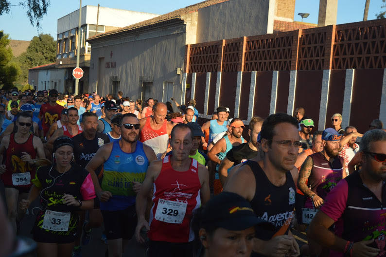 El atleta del Alumbres Sport gana con un tiempo de 31:23 minutos en los 8,5 kilómetros, por los 36:00 para la corredora del Mobel Automenor Running Team