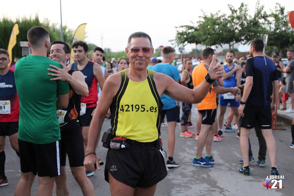 El atleta de la AD LLano de Brujas completa los cinco kilómetros en 14:59 minutos, por los 19:11 de la corredora del Bathco Running Team 