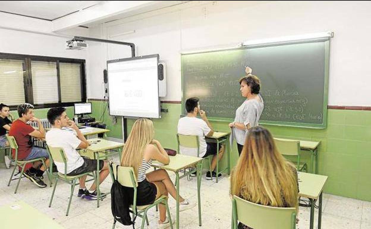 Alumnos durante una clase en un instituto murciano.