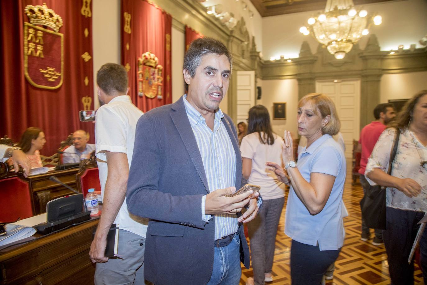 Durante el Pleno, la alcaldesa, Ana Belén Castejón, protagonizó un encontronazo dialéctico con el portavoz de MC, José López.