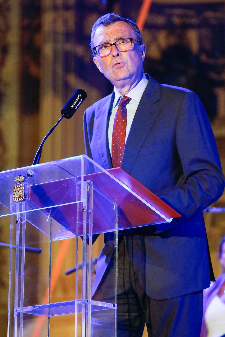 La Coral Discantus y Ruth Lorenzo entonan el pregón más innovador, que abarrotó Belluga