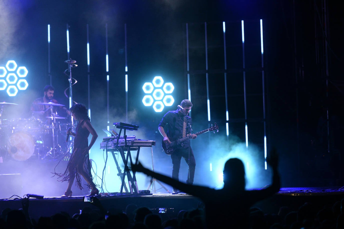 El festival B-Side celebra su edición más ecléctica, en la que Viva Suecia firmó los mejores momentos y en la que también destacaron la puesta en escena de Fuel Fandango, el reggae electrónico de Iseo & Dodosound y el talento de Alice Wonder.