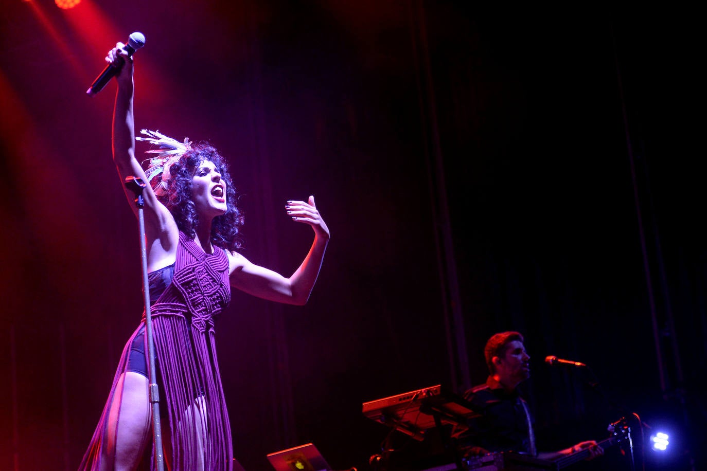 El festival B-Side celebra su edición más ecléctica, en la que Viva Suecia firmó los mejores momentos y en la que también destacaron la puesta en escena de Fuel Fandango, el reggae electrónico de Iseo & Dodosound y el talento de Alice Wonder.