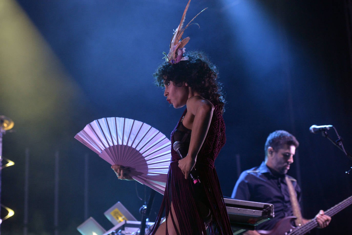 El festival B-Side celebra su edición más ecléctica, en la que Viva Suecia firmó los mejores momentos y en la que también destacaron la puesta en escena de Fuel Fandango, el reggae electrónico de Iseo & Dodosound y el talento de Alice Wonder.