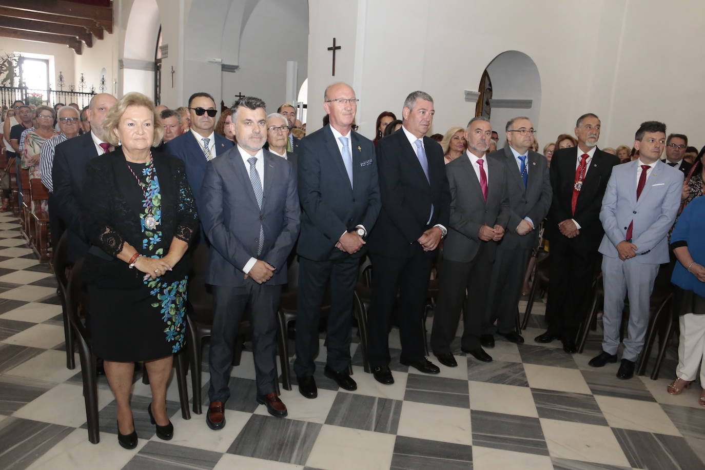 La talla estrena este domingo el manto regalado por Coros y Danzas con motivo de esta efeméride