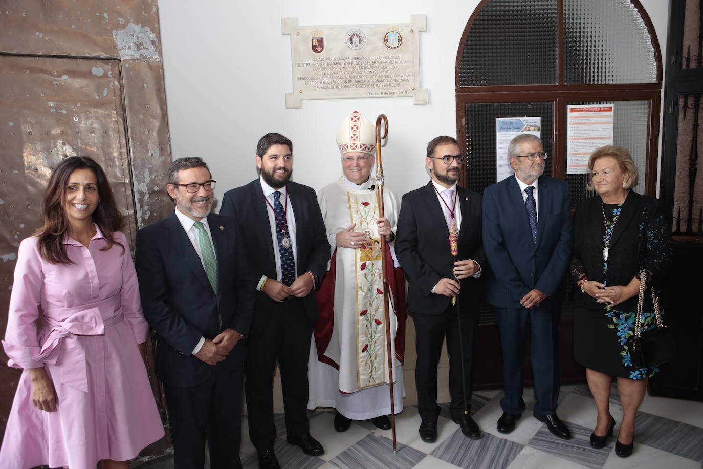 La talla estrena este domingo el manto regalado por Coros y Danzas con motivo de esta efeméride