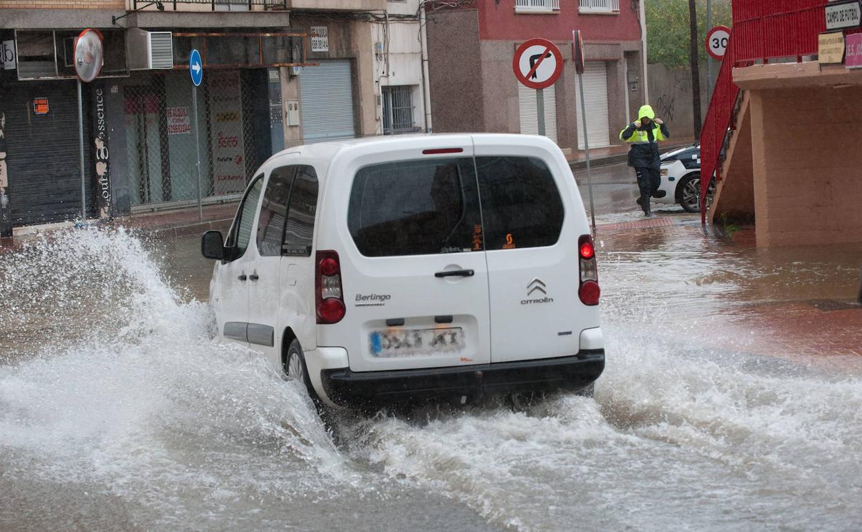 Aconsejan no coger el coche y extremar las precauciones | La Verdad