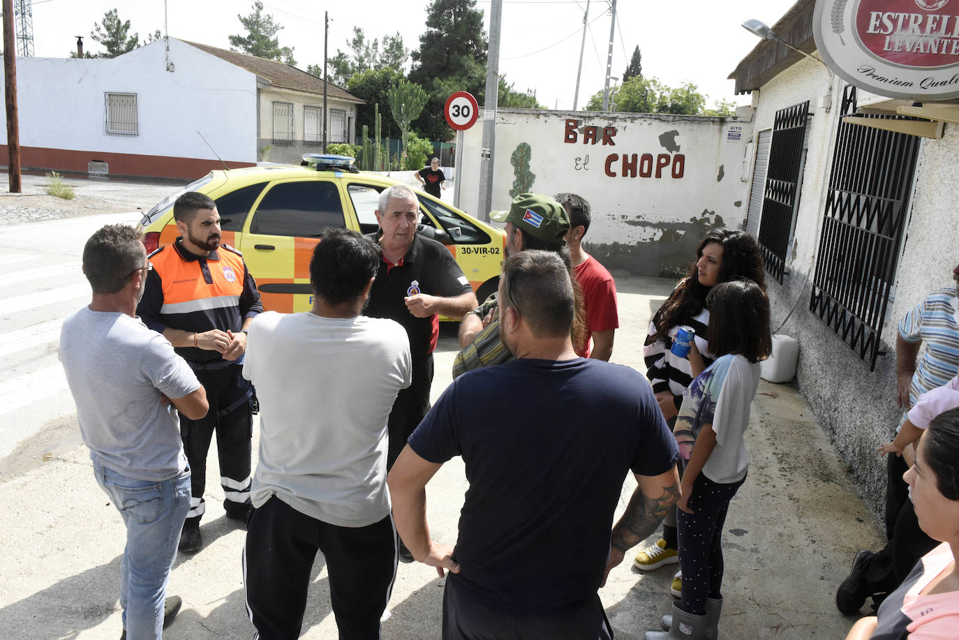 El delegado del Gobierno, Francisco Jiménez, anuncia que se desalojará El Siscar y pedanías colindantes en un plazo máximo de tres horas para evitar que haya incidencias, ya que el momento de ese desemblase será «crítico»