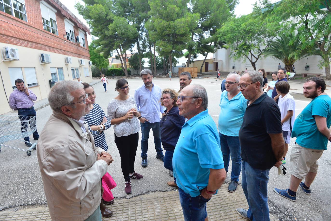 El delegado del Gobierno, Francisco Jiménez, anuncia que se desalojará El Siscar y pedanías colindantes en un plazo máximo de tres horas para evitar que haya incidencias, ya que el momento de ese desemblase será «crítico»