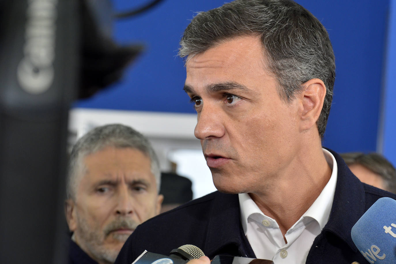 El presidente del Gobierno visita Los Alcázares para interesarse por los daños que el intenso temporal ha causado en la Región de Murcia en los últimos días