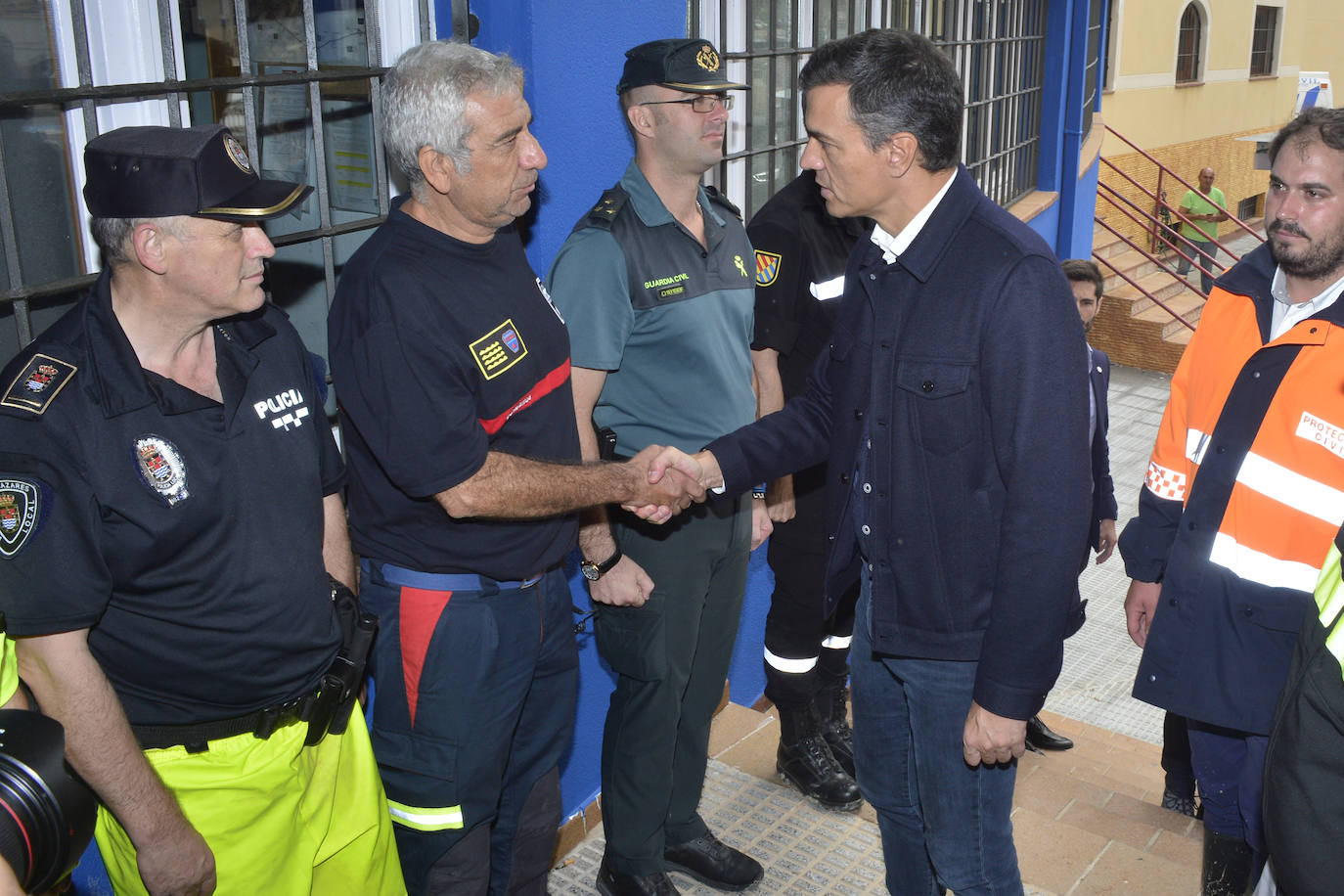 El presidente del Gobierno visita Los Alcázares para interesarse por los daños que el intenso temporal ha causado en la Región de Murcia en los últimos días