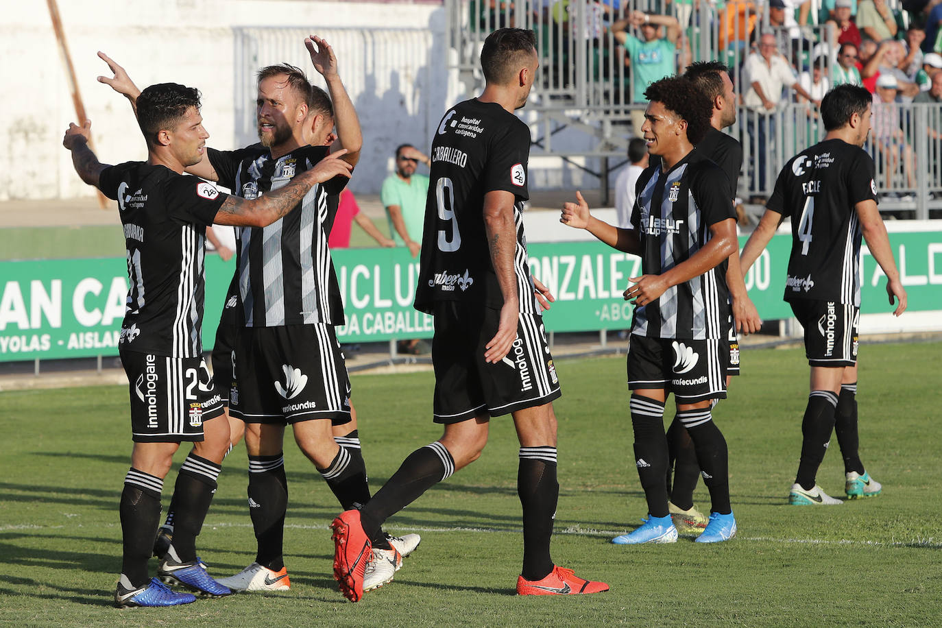 Un golazo de Manu Viana da la victoria a los de Munúa en Sanlúcar de Barrameda