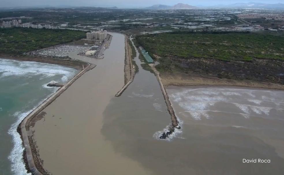 Desembocadura del río Segura, este sábado, a vista de dron. 