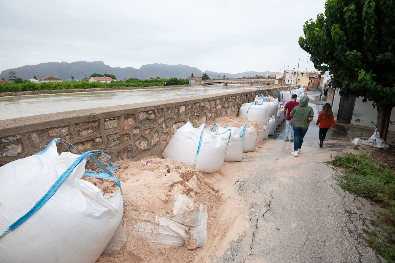 Recorrido por las localidades de Alquerías, Beniel y Llano de Brujas, donde el temporal causó cuantiosos destrozos