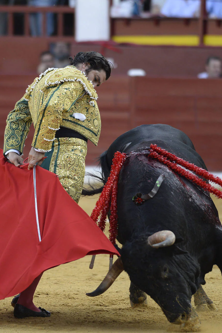 El de la Puebla y el de Lorca salen a hombros en una tarde de vacío para El Juli; la corrida de Daniel Ruiz estuvo en tipo aunque no embistió como la del año pasado