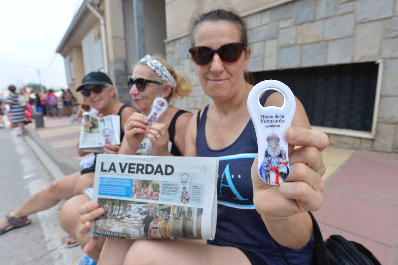 Miles de murcianos acompañan a la Virgen de la Fuensanta hasta su santuario.
