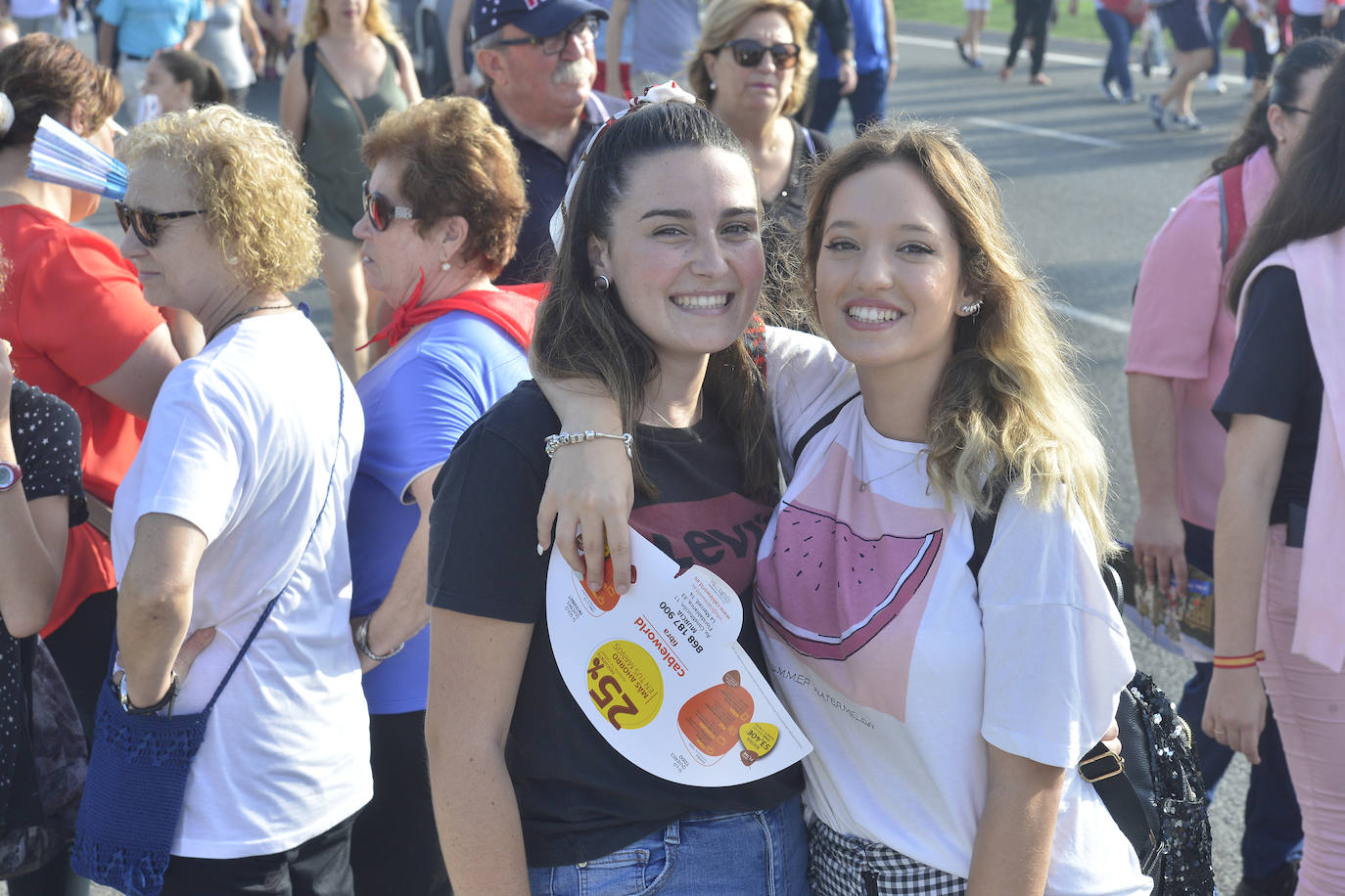 Miles de murcianos acompañan a la Virgen de la Fuensanta hasta su santuario.
