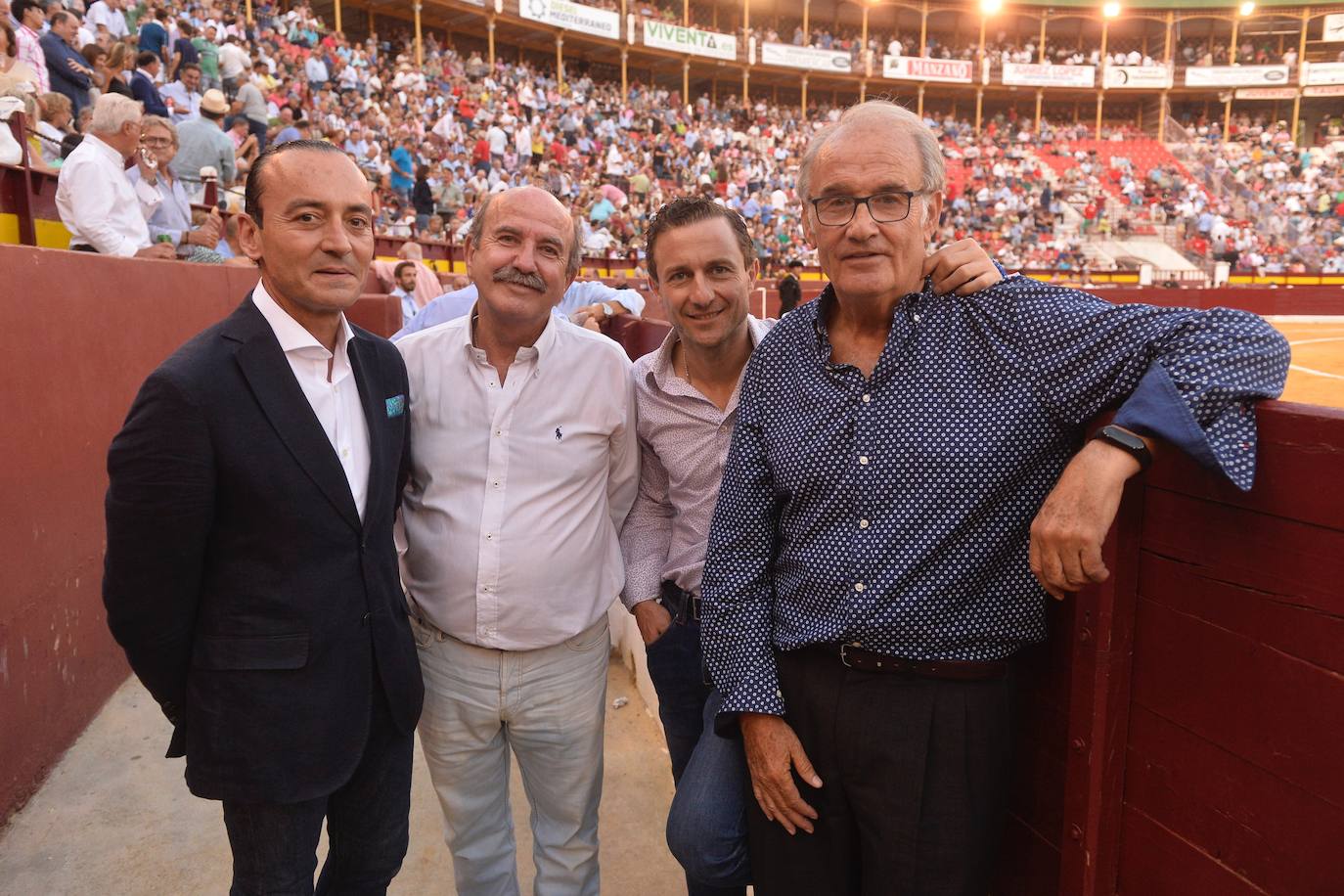 Claudia y Valeria acompañaron al torero mallorquín Antonio Ferrera, gran amigo del murciano, que no se despegó de su lado en el hospital en su convalecencia en Pamplona