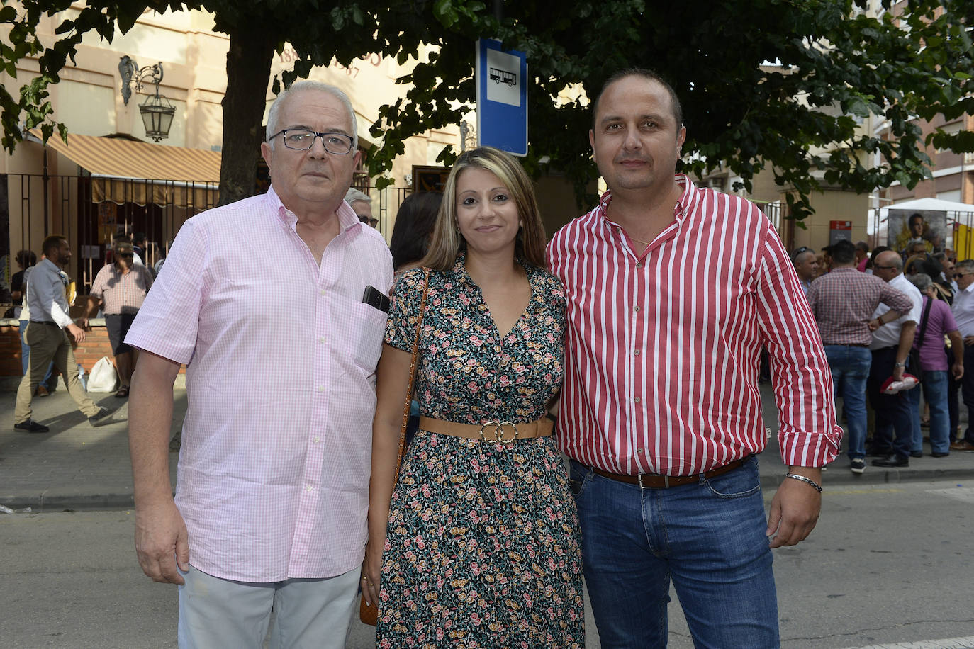 Claudia y Valeria acompañaron al torero mallorquín Antonio Ferrera, gran amigo del murciano, que no se despegó de su lado en el hospital en su convalecencia en Pamplona