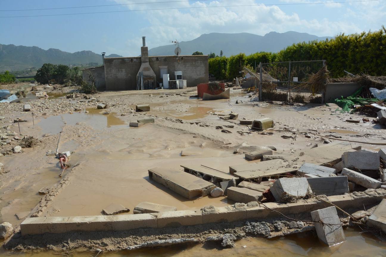 El Ayuntamiento de Cieza ha aprobado solicitar al Consejo de Ministros la declaración de su término Municipal así como del resto de municipios de la Región afectados, como zona afectada gravemente por una emergencia de protección civil.