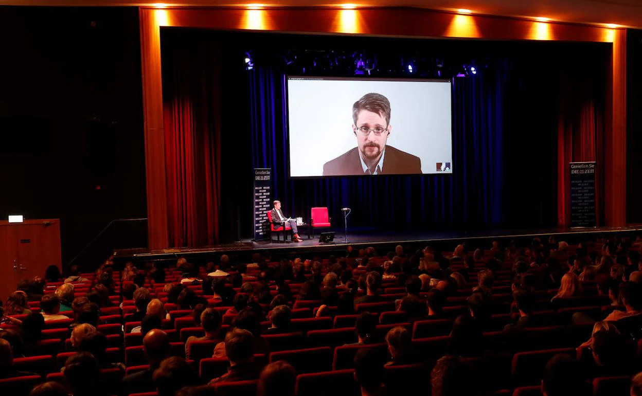 Edward Snowden, durante la presentación de su libro por videoconferencia.