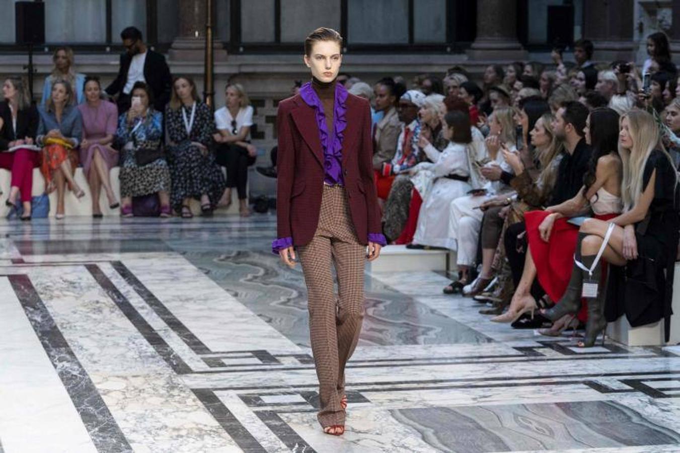  Victoria Beckham presenta su colección Primavera/Verano 2020 en la Fashion Week de Londres