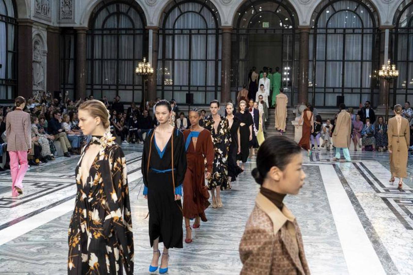  Victoria Beckham presenta su colección Primavera/Verano 2020 en la Fashion Week de Londres