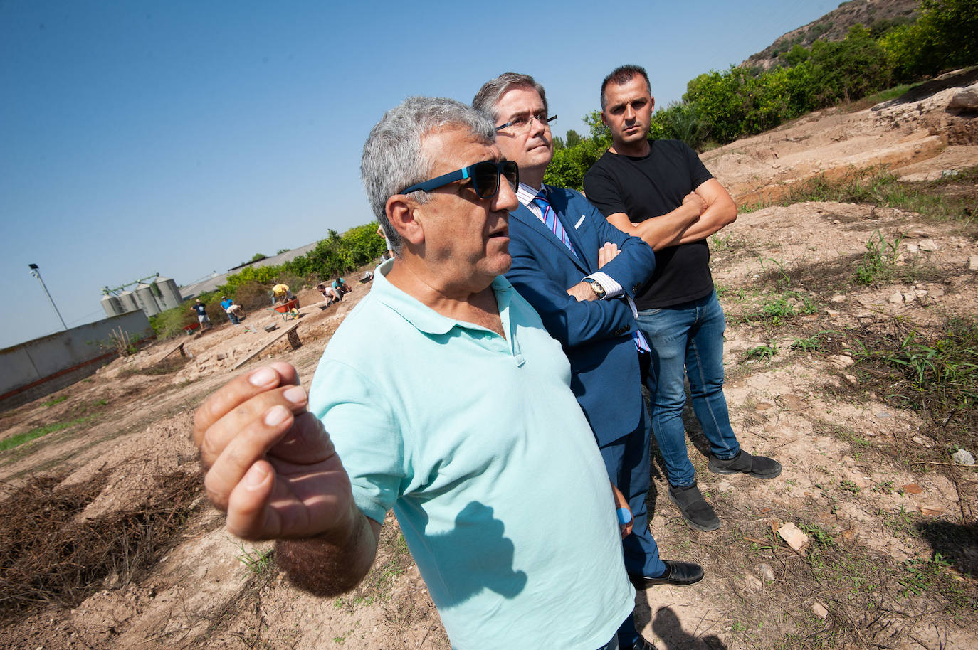 Un grupo de veinte arqueólogos comenzó a principios de este mes con los nuevos trabajos de excavación que continúan estudiando el Castillejo de Monteagudo