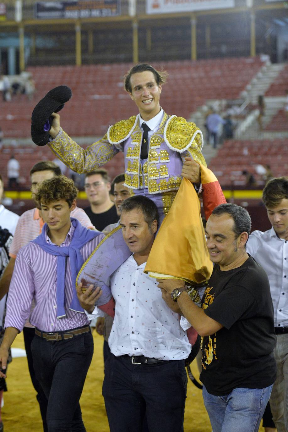 Fotos: Debut y puerta grande para José María trigueros