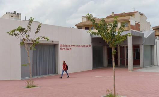 La biblioteca municipal de Beniaján, que sigue esperando su apertura.