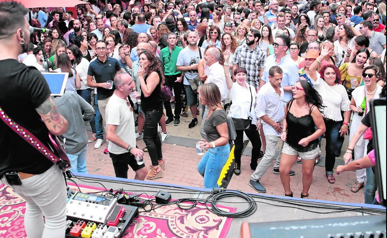 Multitudinario concierto en Lorca Plaza.