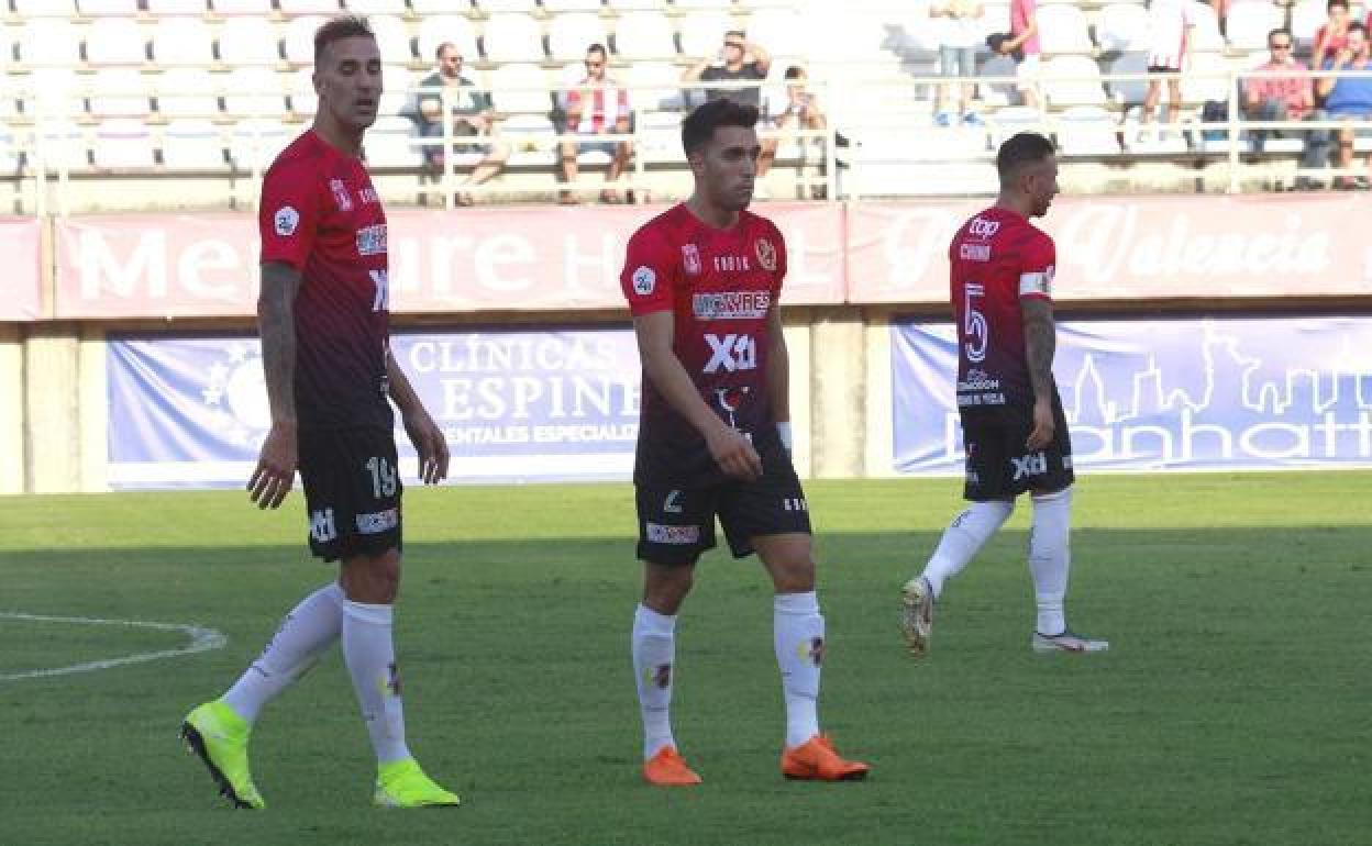 Jugadores del Yeclano en un partido esta temporada.