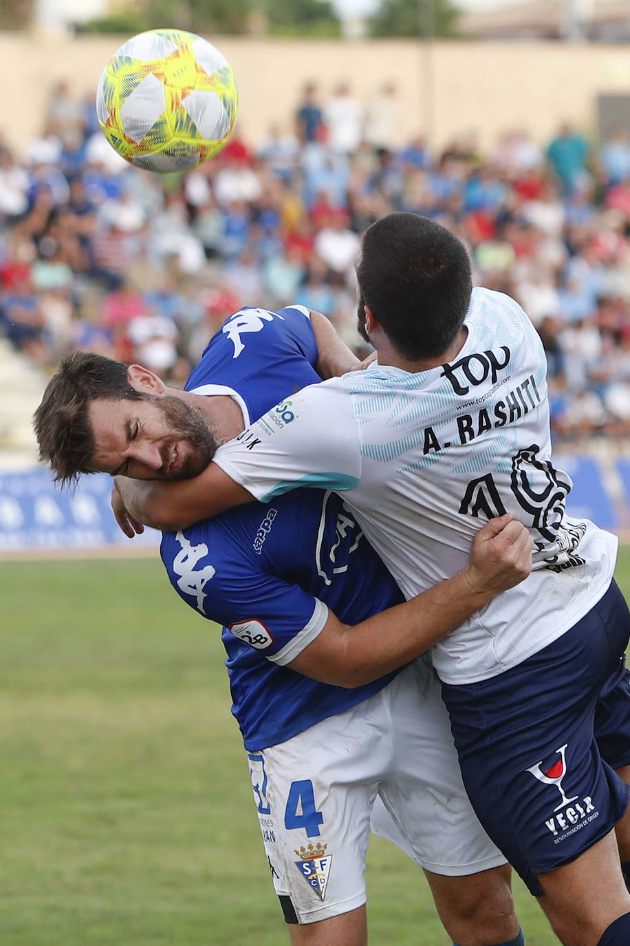 Fotos: El Yeclano se rinde en el minuto 90 (1-0)