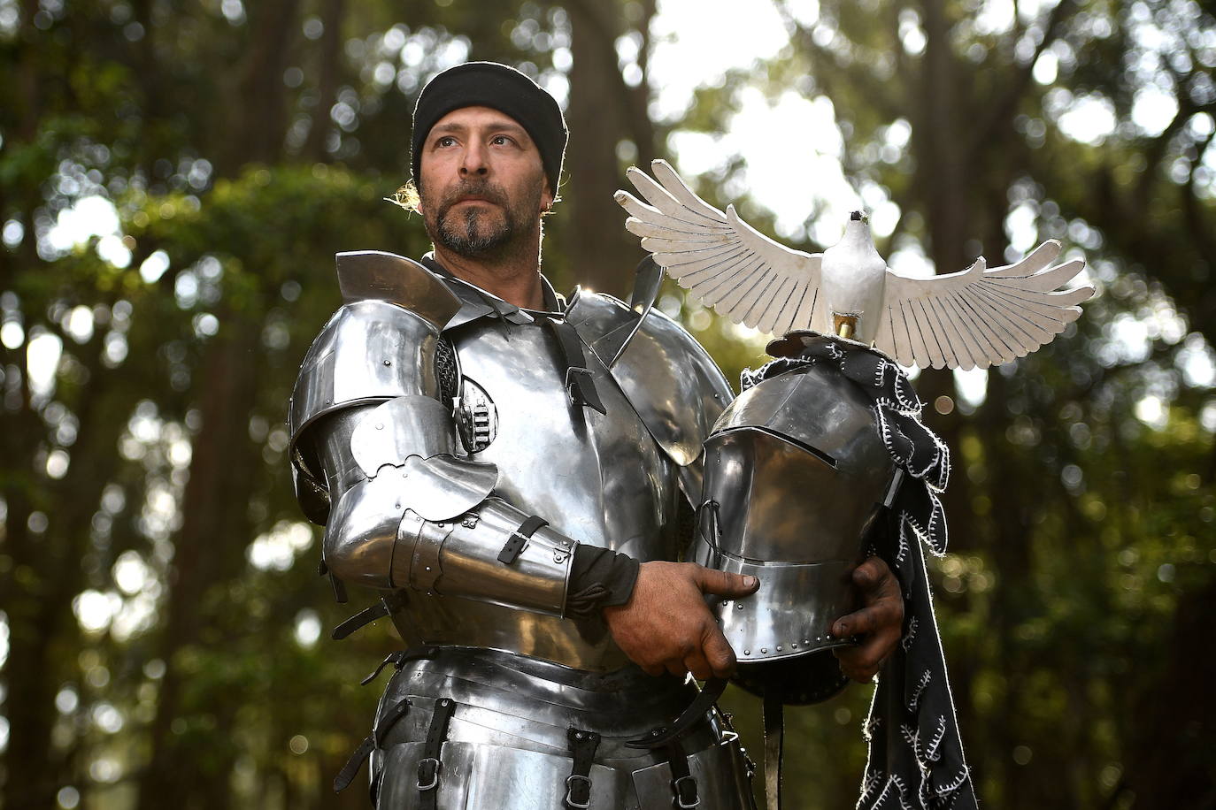 Varios caballeros compiten en la tradicional Feria Medieval de St Ives en Sídney, Australia.